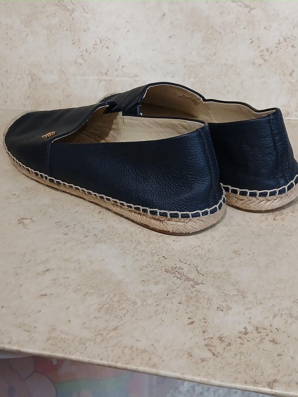 Michael Kors Kendrick Navy Leather Espadrille Flats with Gold MK Accent Sz 9m - Picture 4 of 8